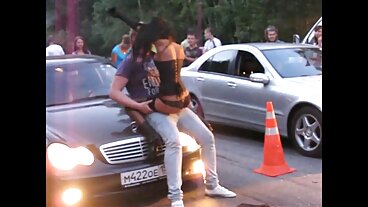 Cycata brunetka Vanessa pokazuje swoje krótkie filmy erotyczne za darmo umiejętności masturbacji