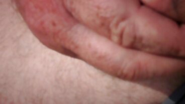 Nastoletnia minx bierze salami w cipkę i dostaje fajny wytrysk na twarz w darmowe zdjęcia erotyczne nagrodę