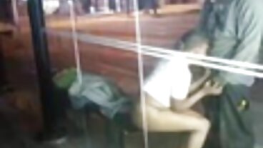 Zemsta zdzirowatej pani erotyka za darmo Black przez posuwanie przyjaciela taty