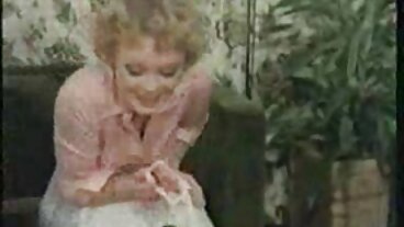 Drobna blond pasierbica Chloe darmowe filmy porno n potrzebuje kutasa!