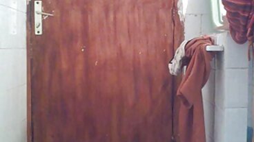 Namiot z cyckami i toną wody na filmy erotyczne polskie darmowe pustyni - Mirage Aniston