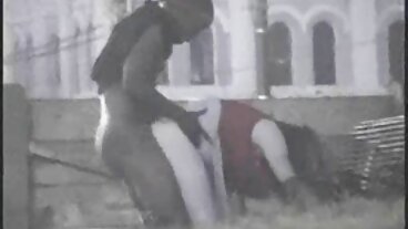 Czekoladowa księżniczka potrząsa wspaniałym tyłeczkiem kreskówki erotyczne za darmo podczas przesłuchania porno